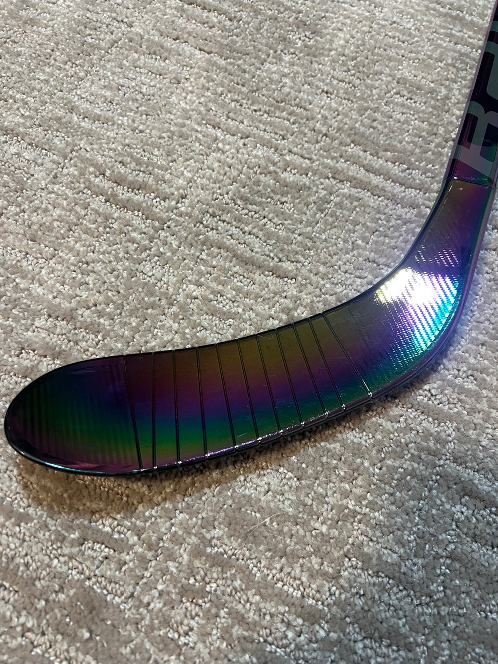 Bauer Mystery Mini Hockey Stick in the rare chameleon chrome - Picture 7 of 8